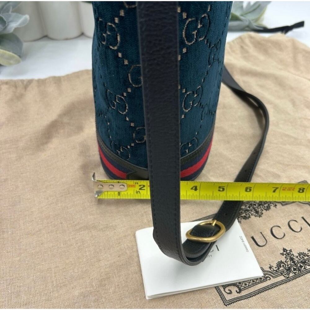 Women's Gucci OPHIDIA blue velvet bucket bag with leather trim, and web stripe - Picture 7 of 16